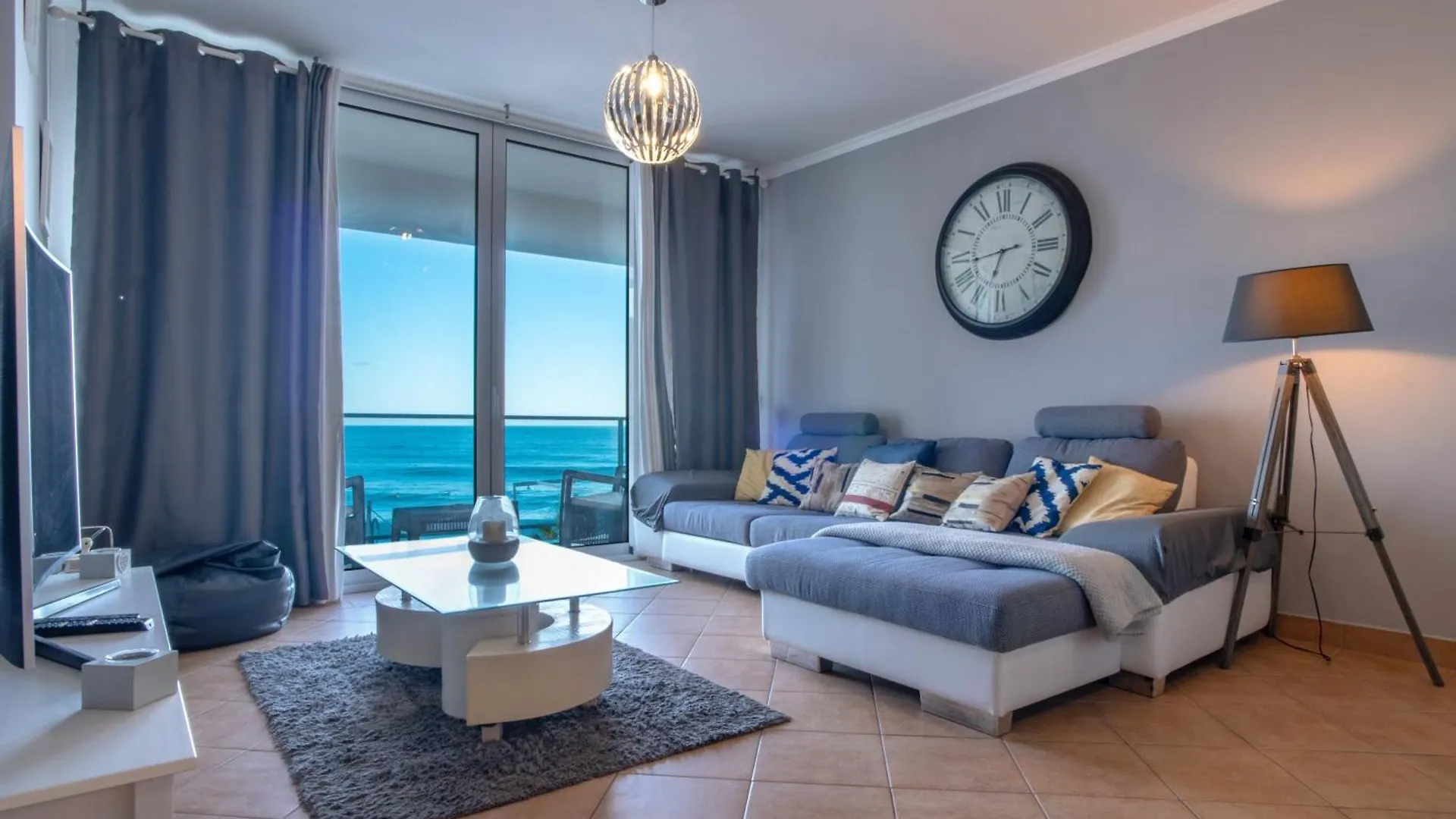Apartment 7 On Paul Do Mar Beach  Paul do Mar (Madeira)